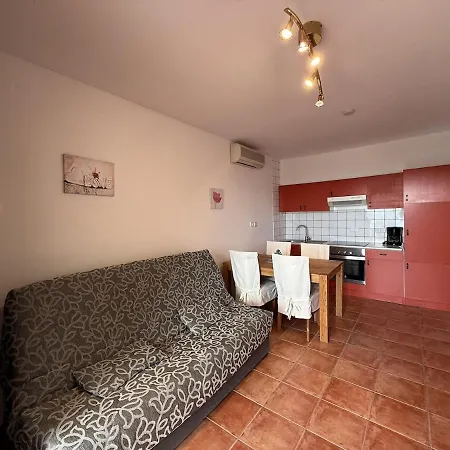 Awaydays - Mas Fumats 2 - With A Pool Apartment
